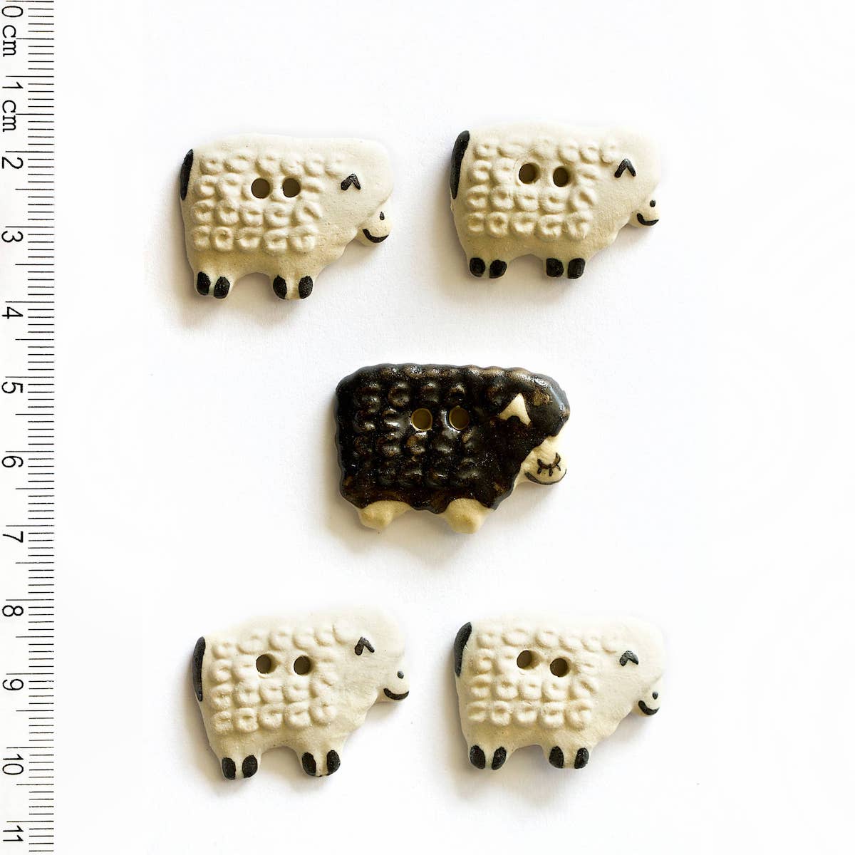 Incomparable Buttons - Lammasnapit